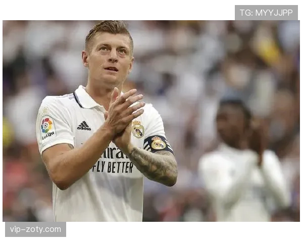 克罗斯如何以深度传球撕裂防线？解析其本赛季中场核心作用的进化